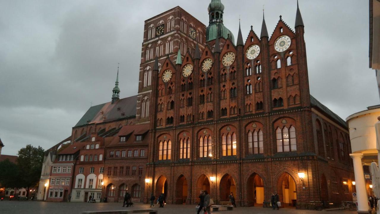 Апартаменты Gutshaus Alt-Jargenow Alt Jargenow Экстерьер фото