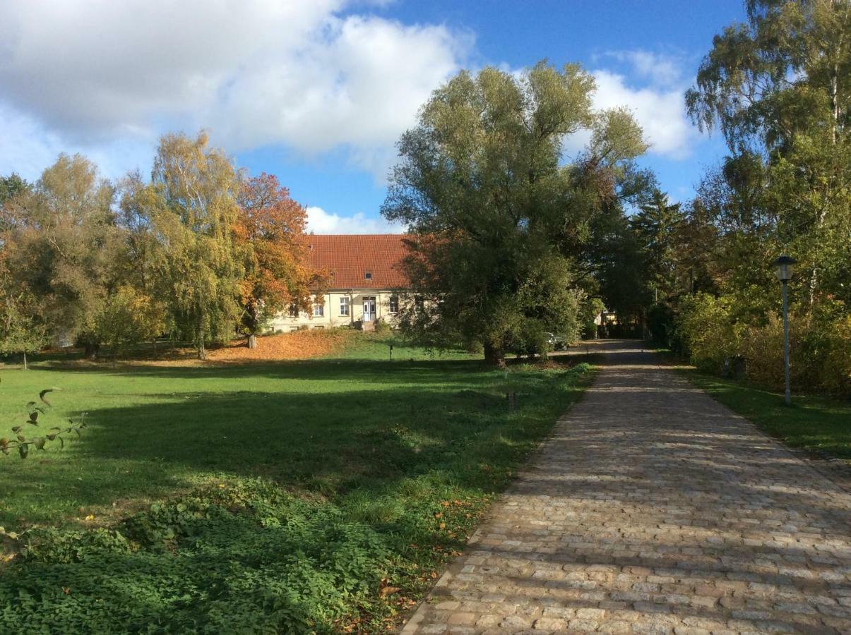 Апартаменты Gutshaus Alt-Jargenow Alt Jargenow Экстерьер фото